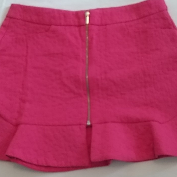 Zara Trafaulic hot pink textured mini skirt. - Picture 3 of 5